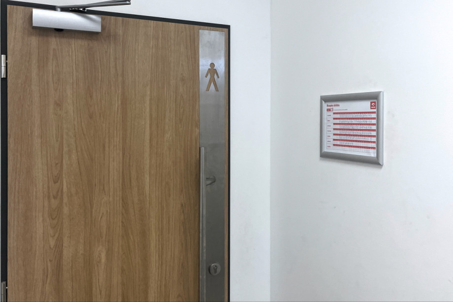 Туалет на заправке Orlen в Трутнове. Изображение 1