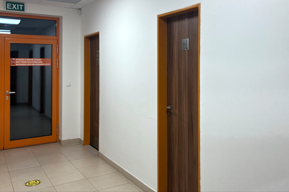 Туалет на автозаправке Granta. Изображение 1