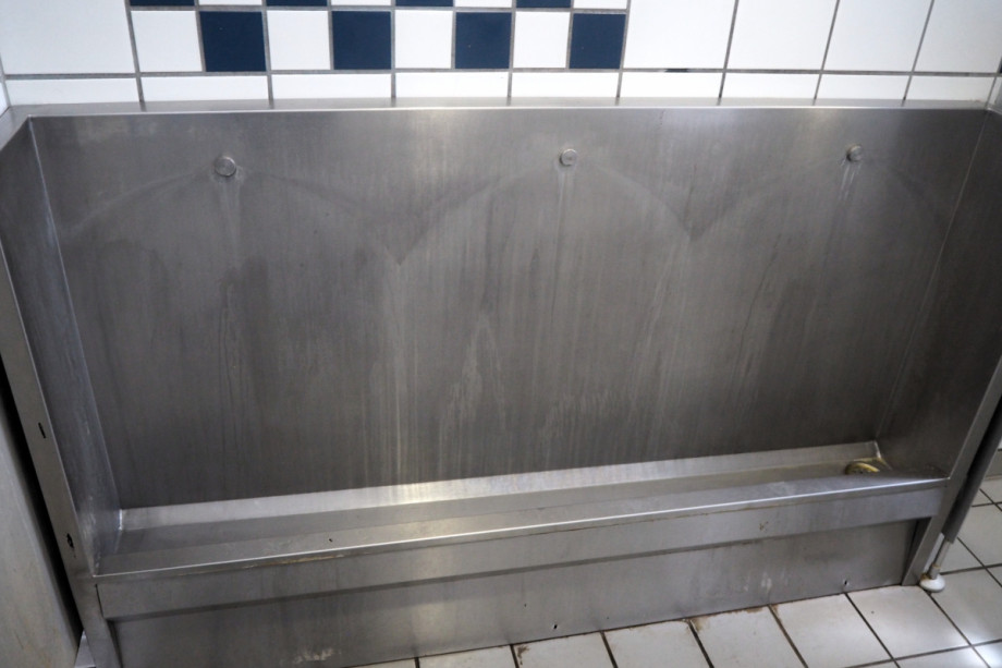 Туалет у жлезнодорожного вокзала Швандорфа. Изображение 4