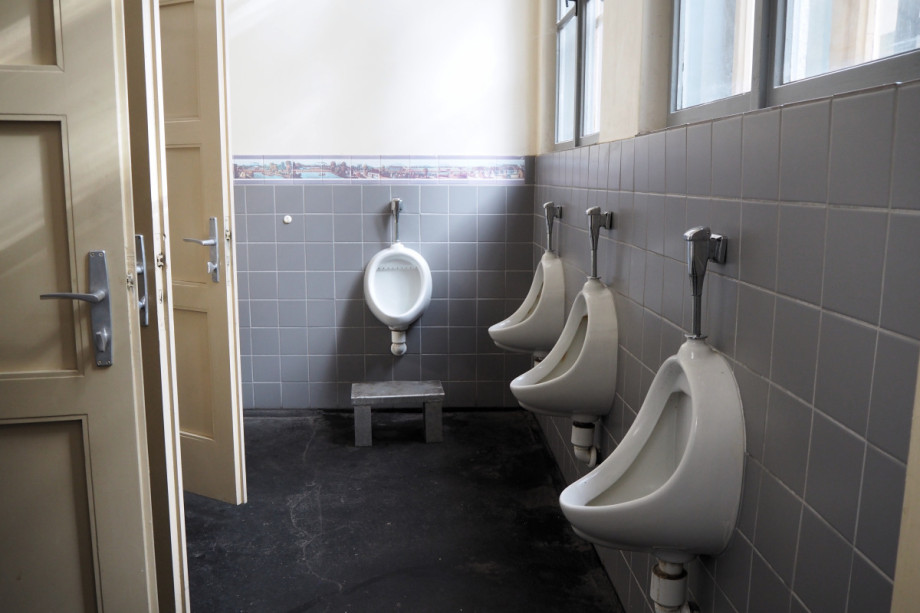 Туалет в железнодорожном музее Das Heizhaus. Изображение 3