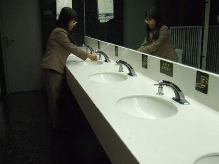 Туалет в Пекинском аэропорту. Изображение 3
