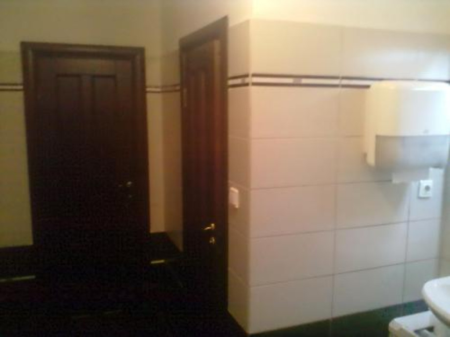 Туалет ресторана Абрикосовъ. Изображение 1