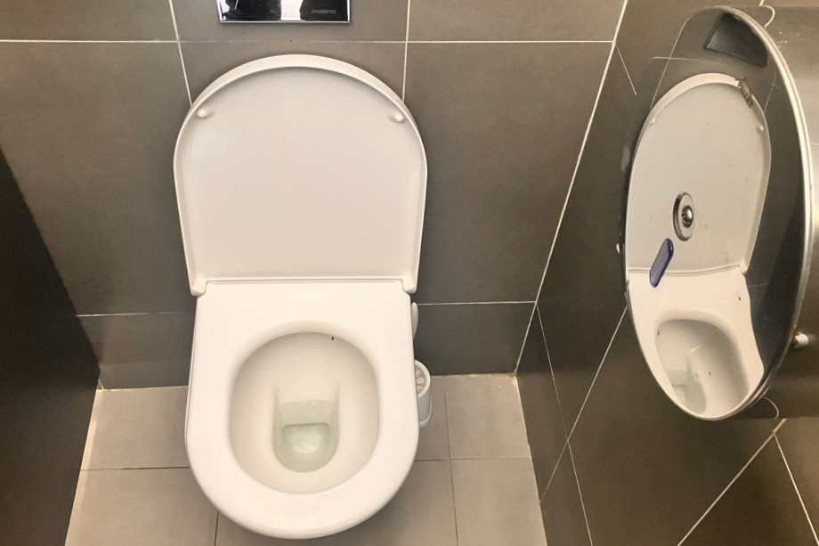 Туалет у замка Иф. Изображение 4