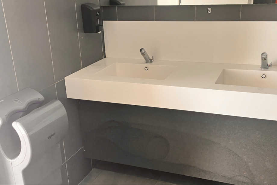 Туалет у замка Иф. Изображение 2