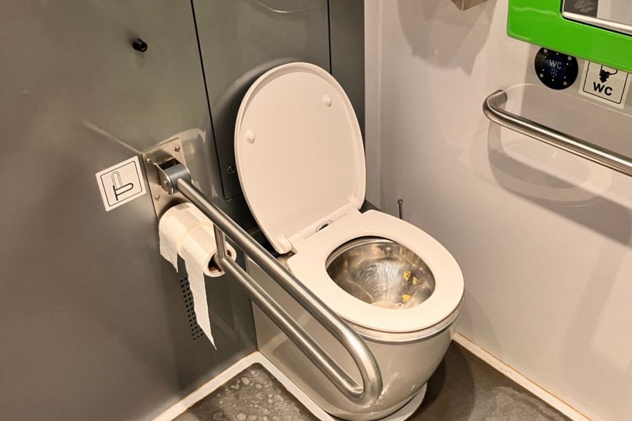 Туалет в поезде Impuls II Koleje Małopolskie. Изображение 2