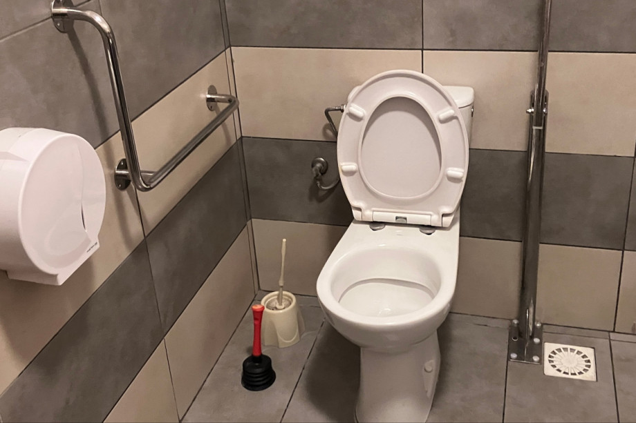 Туалет в варшавском железнодорожном музее. Изображение 4