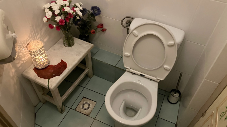 Туалет с цветами в господе Польские цветы. Изображение 3