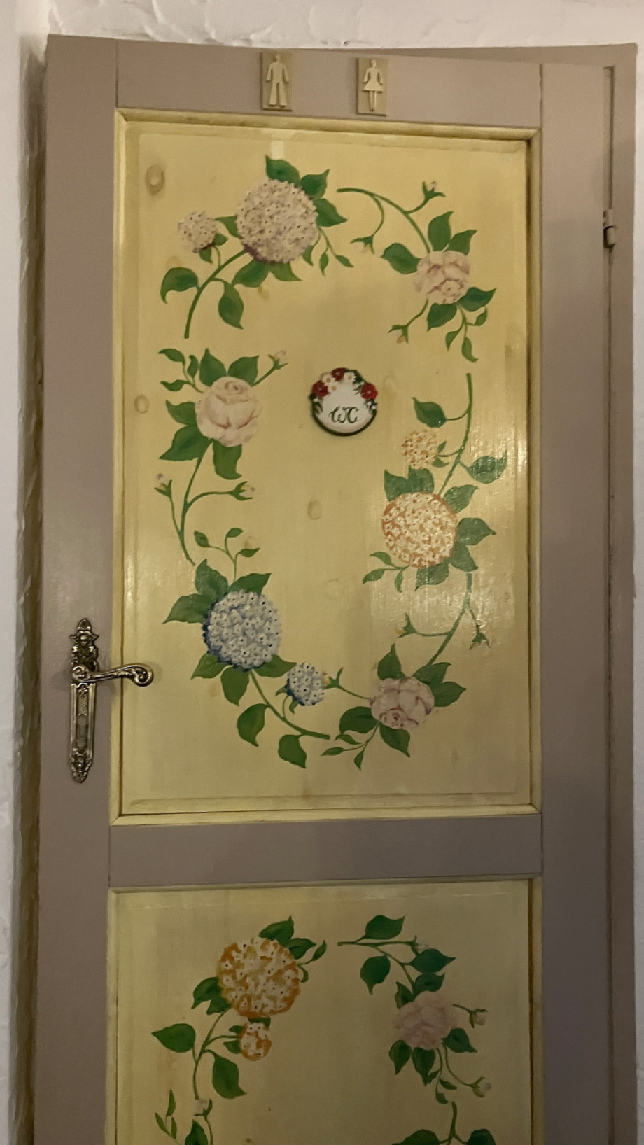 Туалет с цветами в господе Польские цветы. Изображение 1