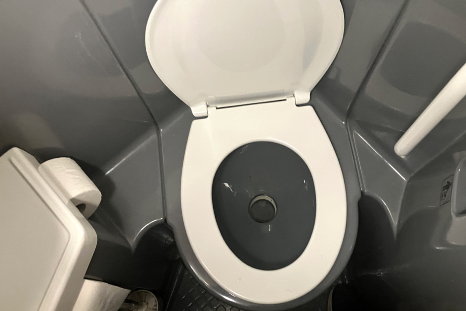 Толчок в автобусе Setra Regiojet. Изображение 3