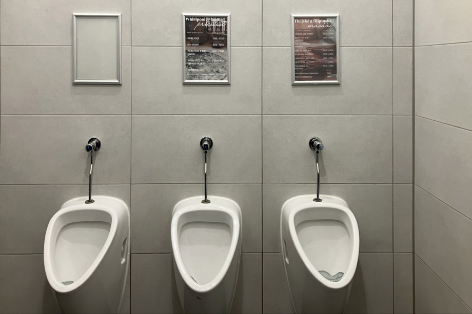 Туалет в ресторане Větruše. Изображение 3