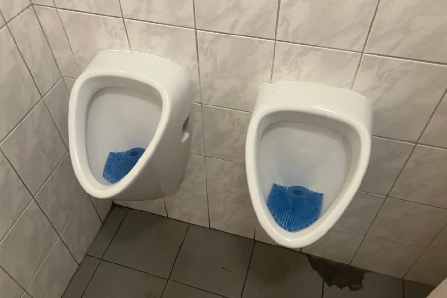Туалет в кафе Na půl cesty. Изображение 4