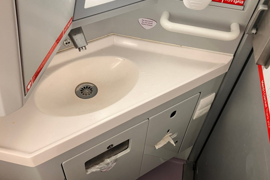 Туалет в TGV Lyria. Изображение 2