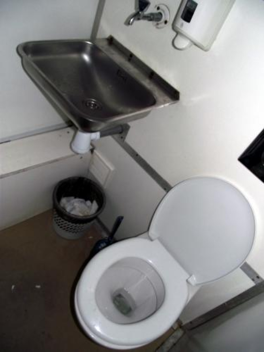 Мобильный туалет на Конюшенной площади. Изображение 2
