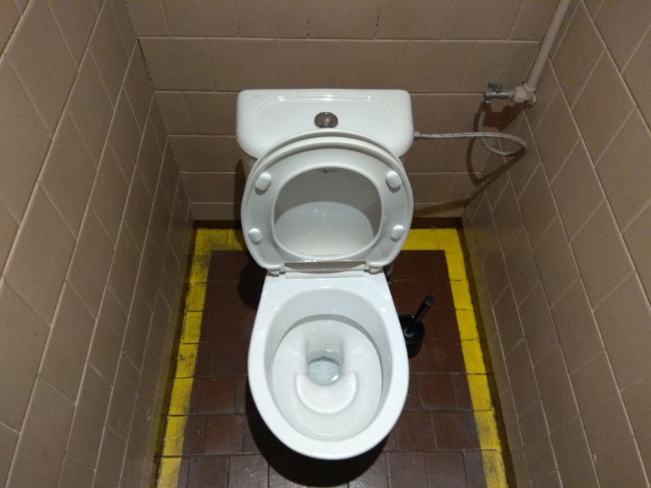 Туалет в Laser Arena Praha. Изображение 2