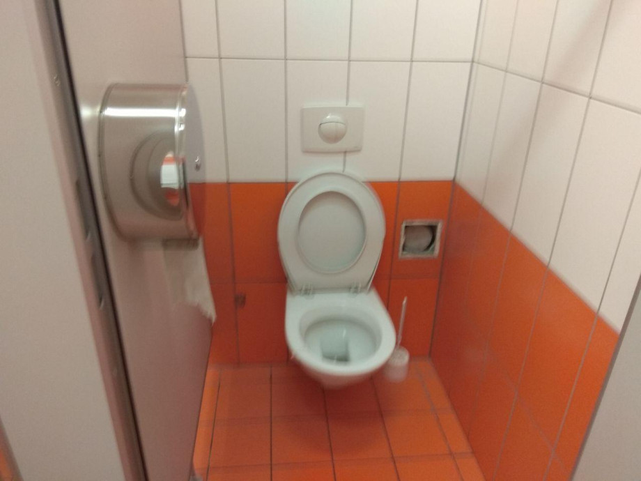 Туалет на главном вокзале Нимбурка. Изображение 2