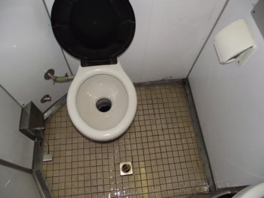 Туалеты в поезде Regionale Veloce. Изображение 3