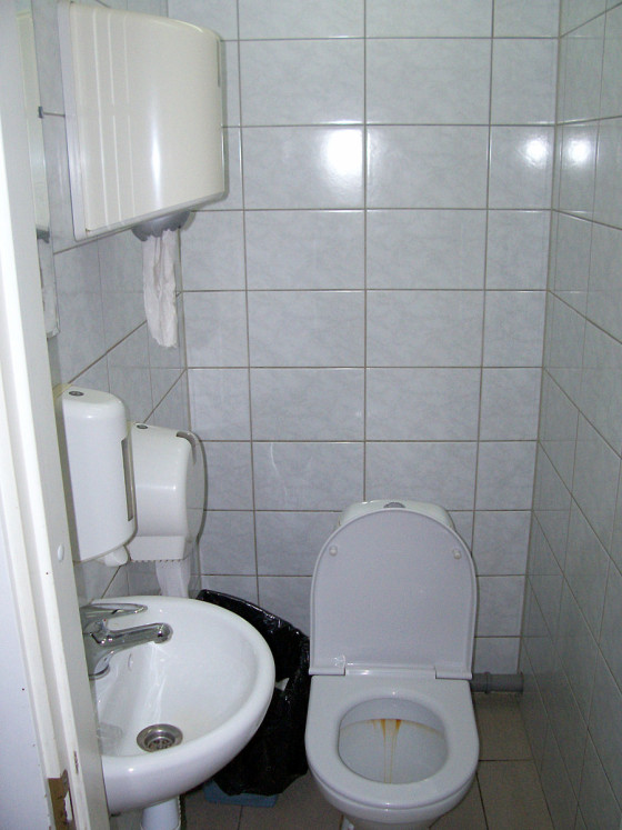 Туалет в Чайной ложке у Чернышевской