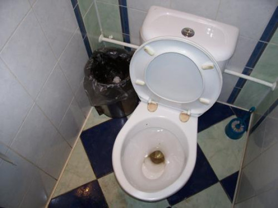 Туалет на АЗС «Фаэтон»