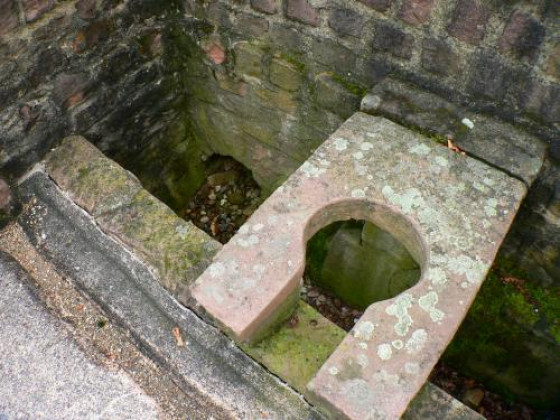 Туалет в банях на древнеримской вилле
