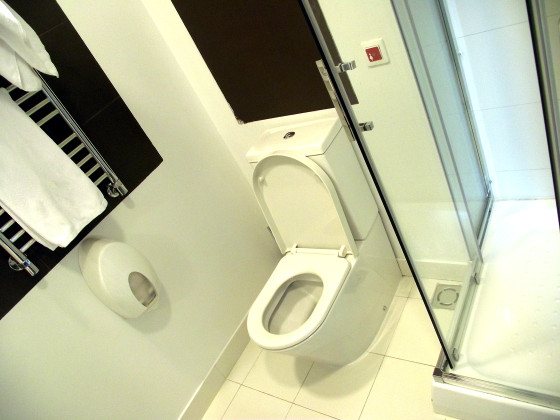 Туалет в стандартном номере гостиницы «Памир»