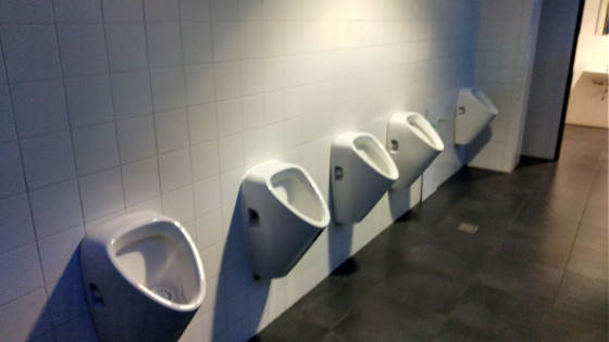 Туалет в торговом центре Lužiny