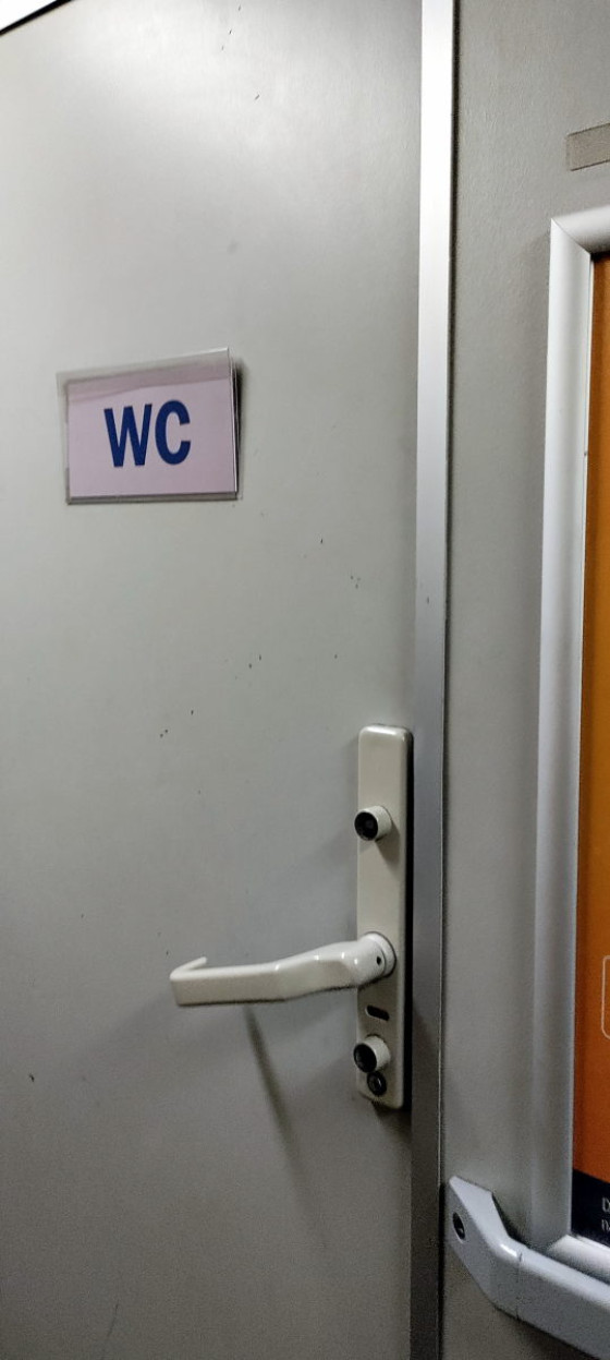 Туалет в бизнес-классе в поезде RegioJet