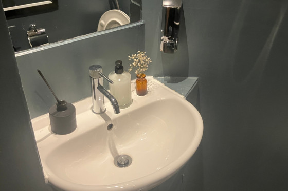 Туалет в Pinot Wine Spot