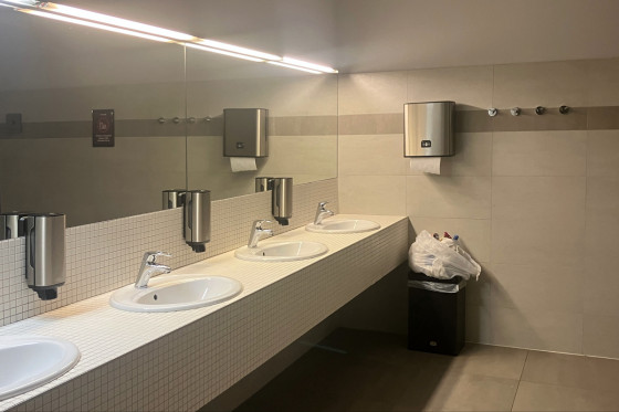 Туалет в сауне в Galerie Butovice