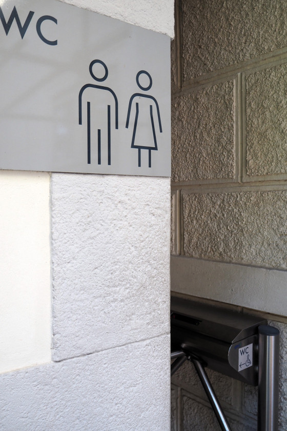 Общественный туалет у храма Святой Барборы