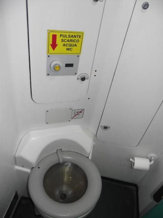 Туалет в поезде TAF ALe.426