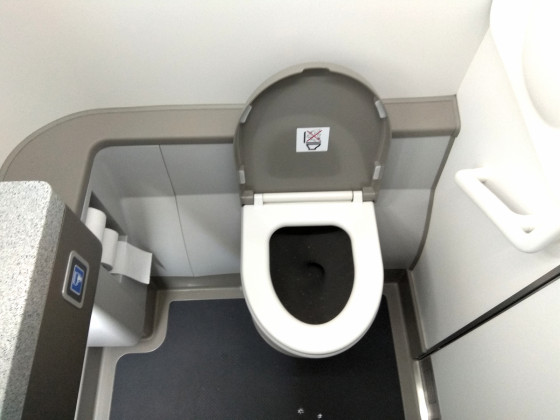Туалет в поезде S-130 Euromed