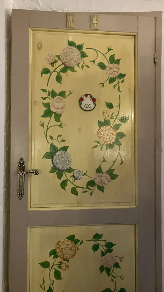 Туалет с цветами в господе Польские цветы