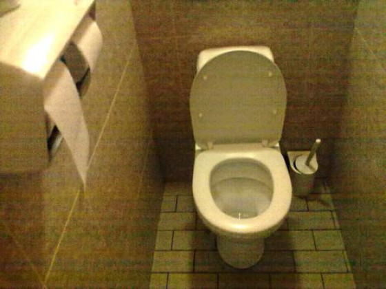Туалет в пабе Моллис на Рубинштейна